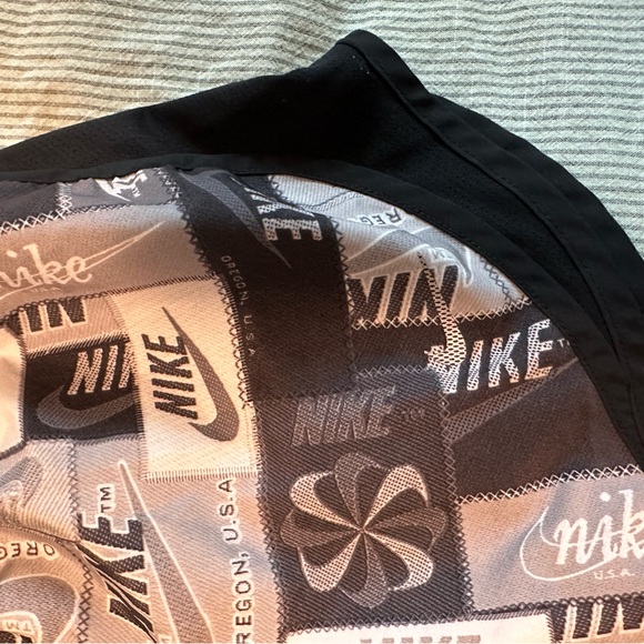 Host pick 💕Nike DriFit Gray Black and White Shorts Running XS - Picture 2 of 4